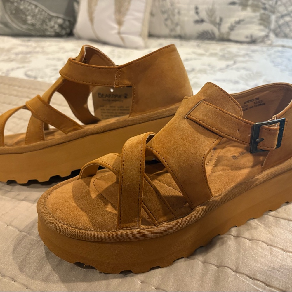 Deer Stags Tan Sandals with Chunky Sole